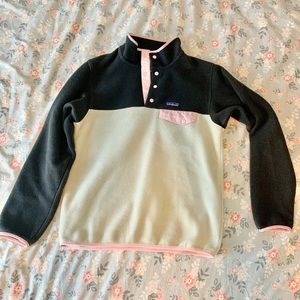 Patagonia Lightweight Pullover Fleece Jacket